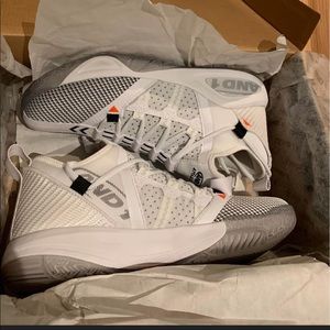 And 1 attack 2.0 Fred vanvleet men’s size 11